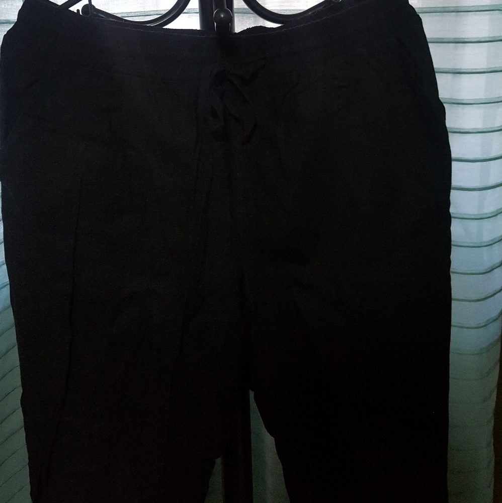 Linen black pants. F21